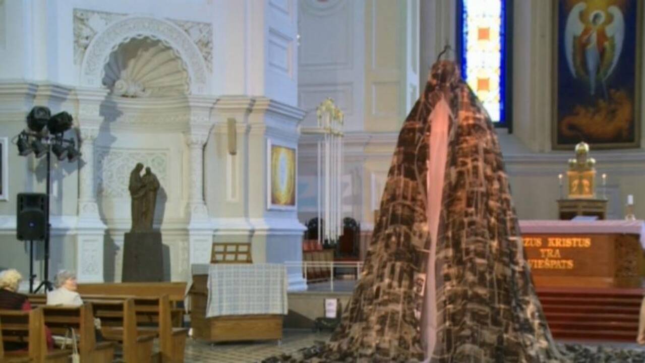Kaune pristatoma instaliacija „Karo nuotaka – našlė“