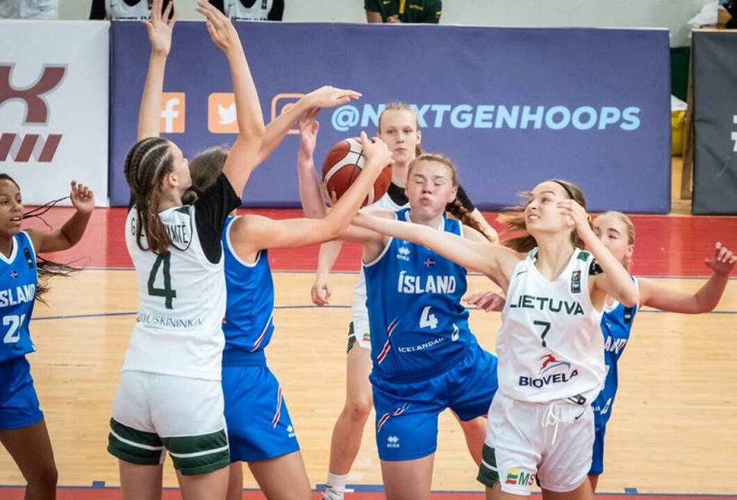 Šešiolikmetės apmaudžiai neatsilaikė prieš Islandiją