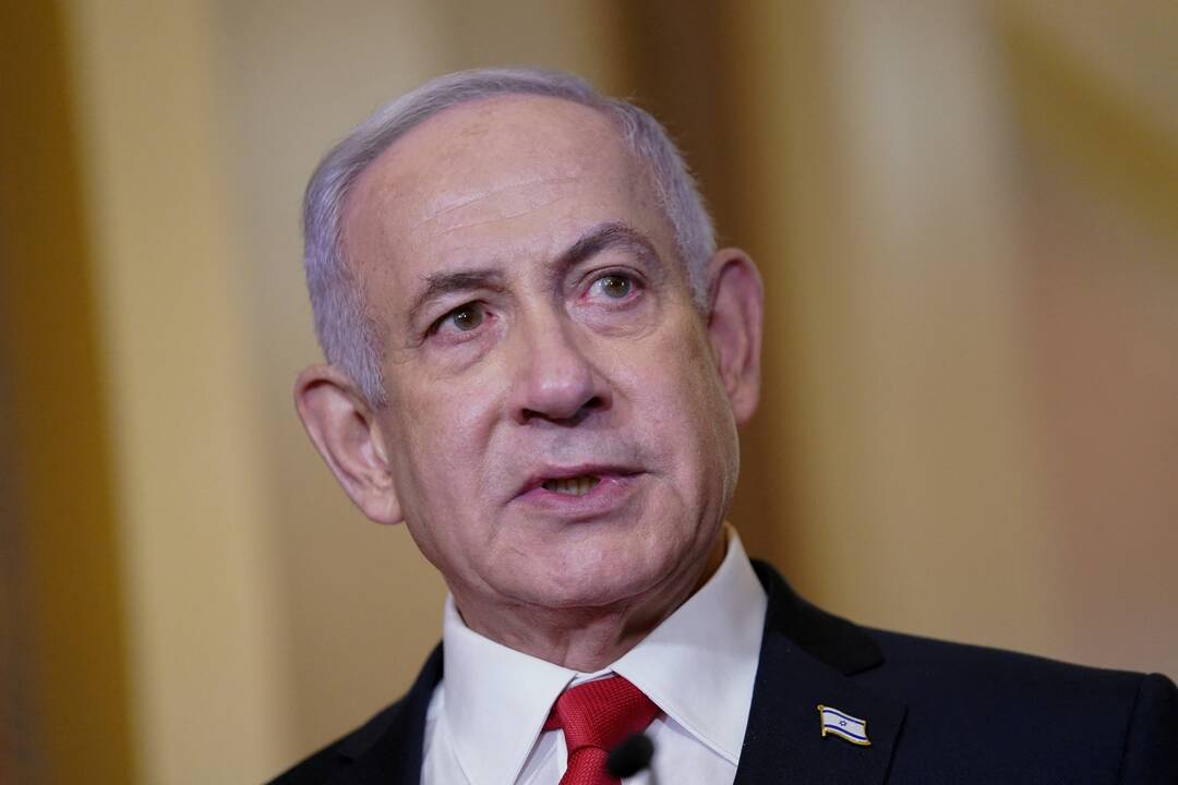 Netanyahu žada atnaujinti intensyvias kovas, jei „Hamas“ šeštadienį negrąžins įkaitų