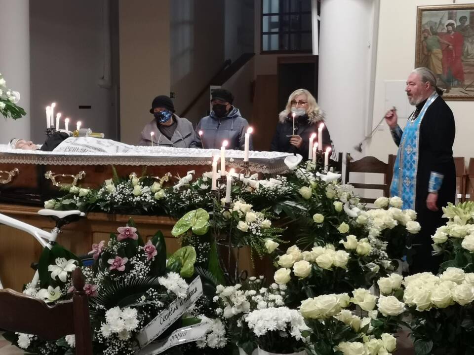 Dainininko E. Ostapenko laidotuvės