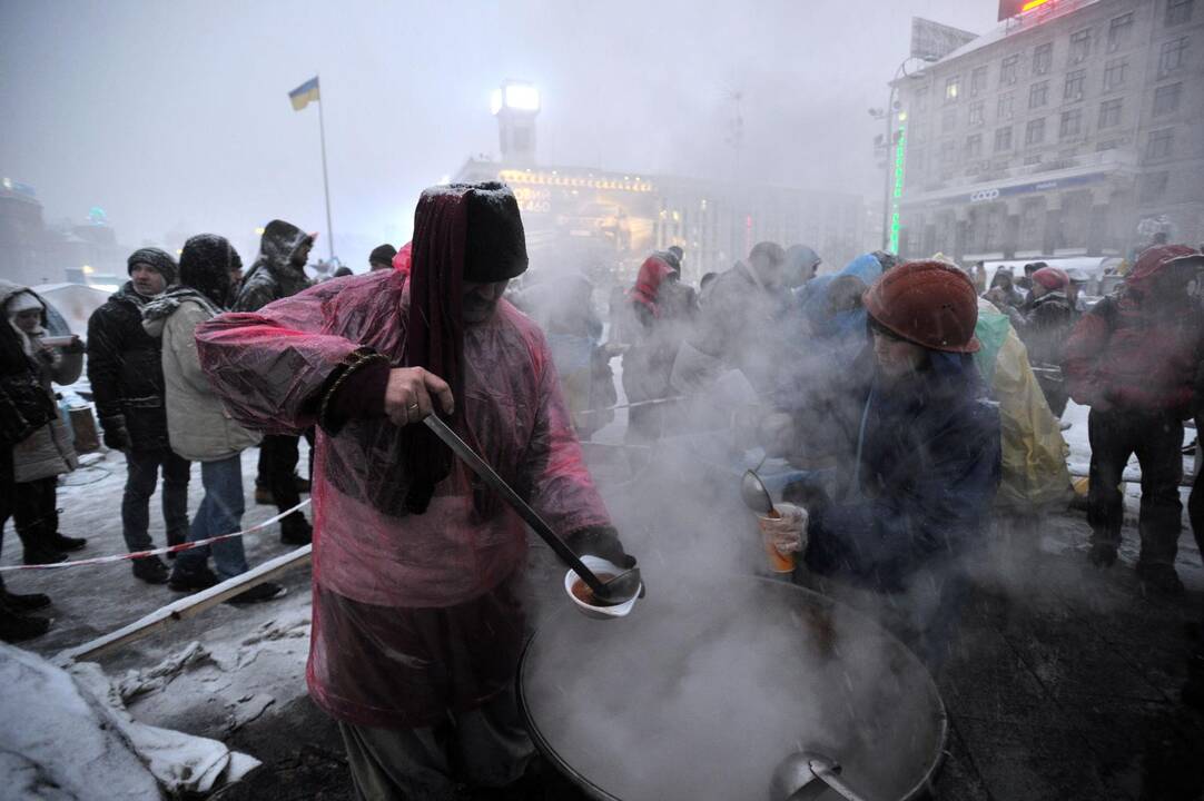Kijeve protestuotojus ir spec. pajėgas paveikė šaltukas