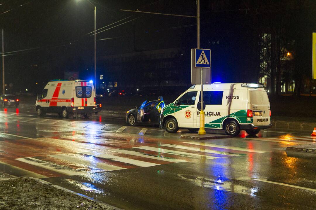 Pramonės prospekte partrenkta mergina