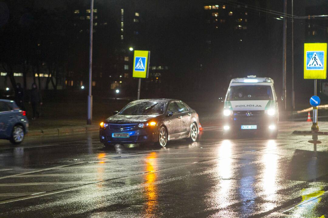 Pramonės prospekte partrenkta mergina