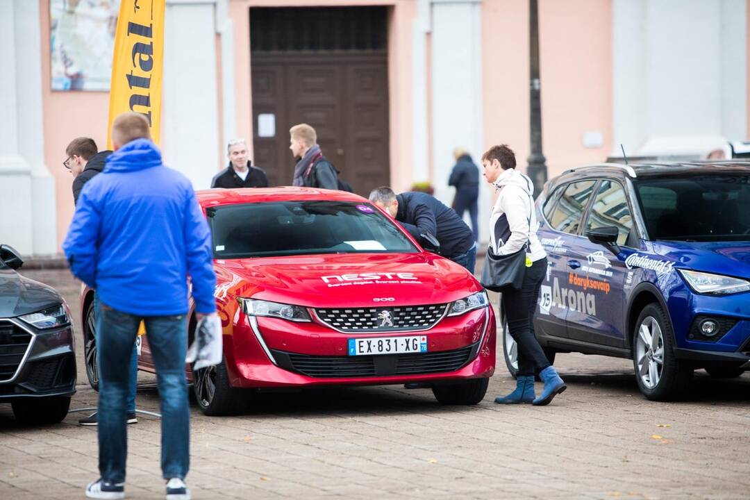 Geriausiu automobiliu išrinktas „Peugeot 508“  