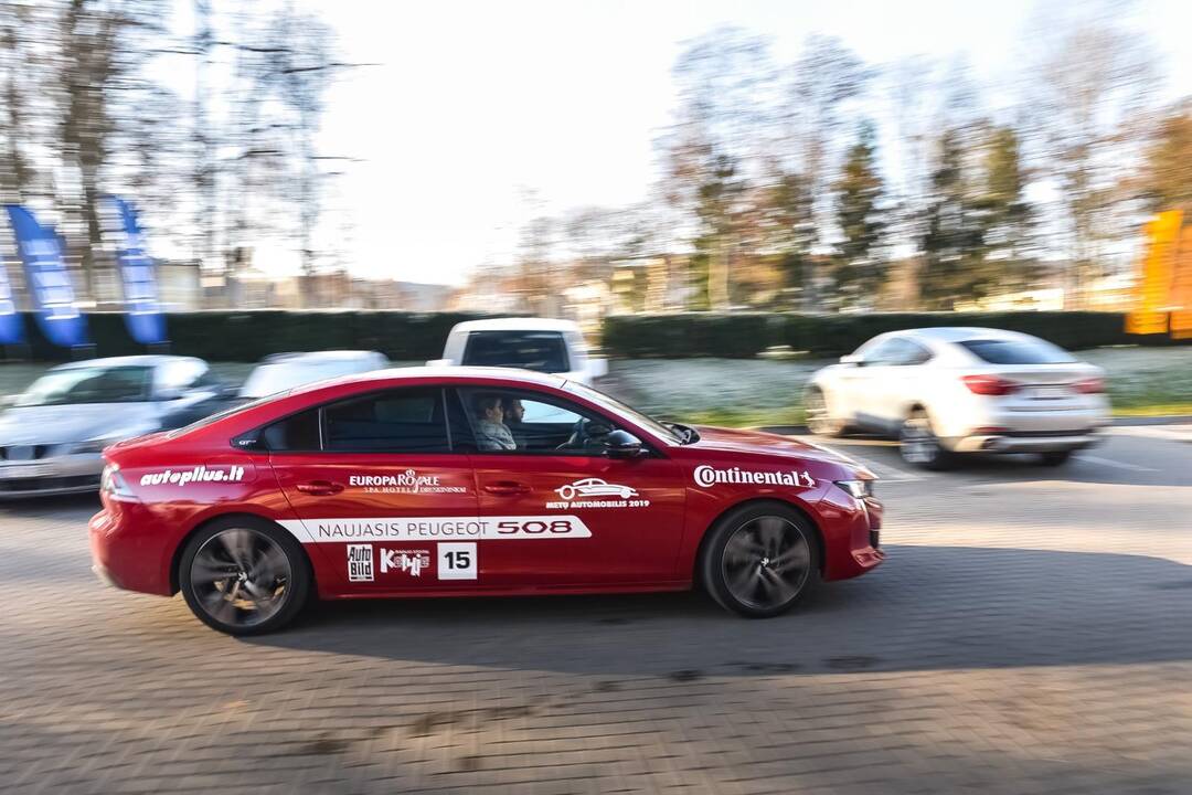 Geriausiu automobiliu išrinktas „Peugeot 508“  