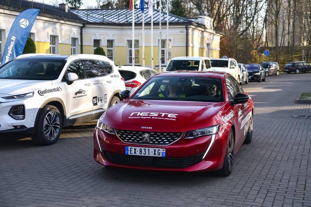 Geriausiu automobiliu išrinktas „Peugeot 508“  