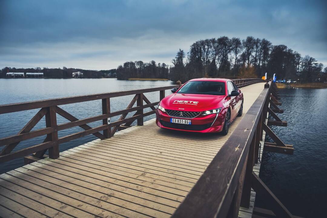 Geriausiu automobiliu išrinktas „Peugeot 508“  