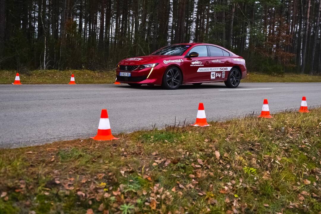 Geriausiu automobiliu išrinktas „Peugeot 508“  