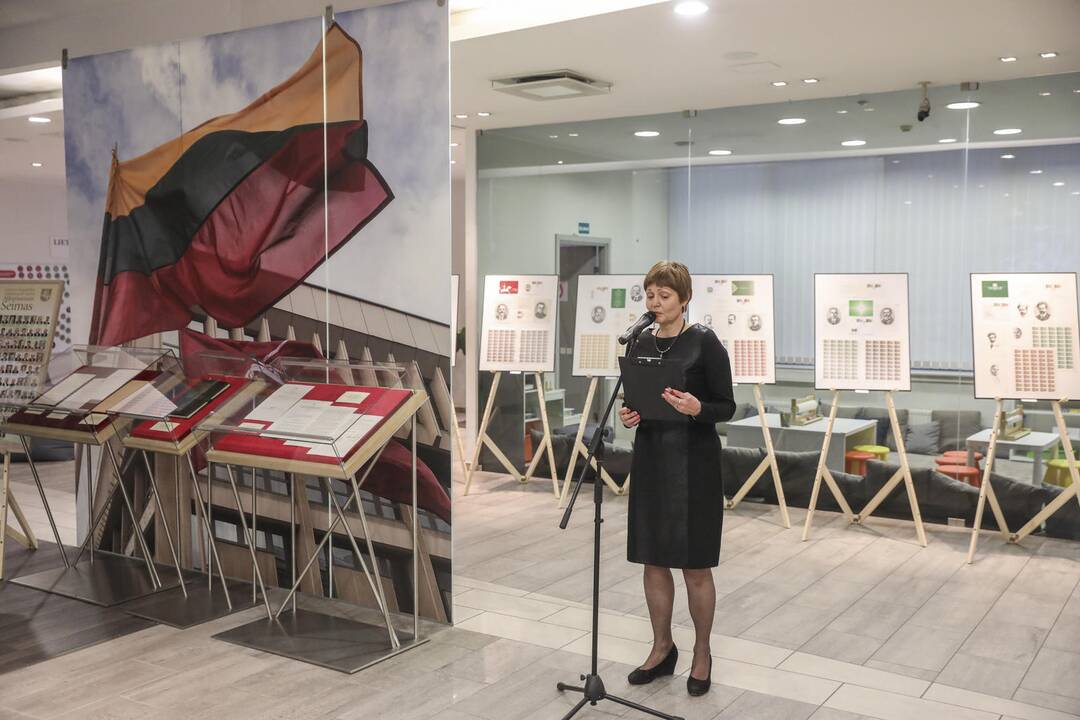 Paroda „Vasario 16-osios Akto signatarai pašto ženkluose"