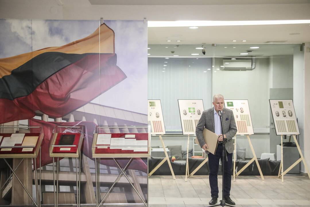 Paroda „Vasario 16-osios Akto signatarai pašto ženkluose"
