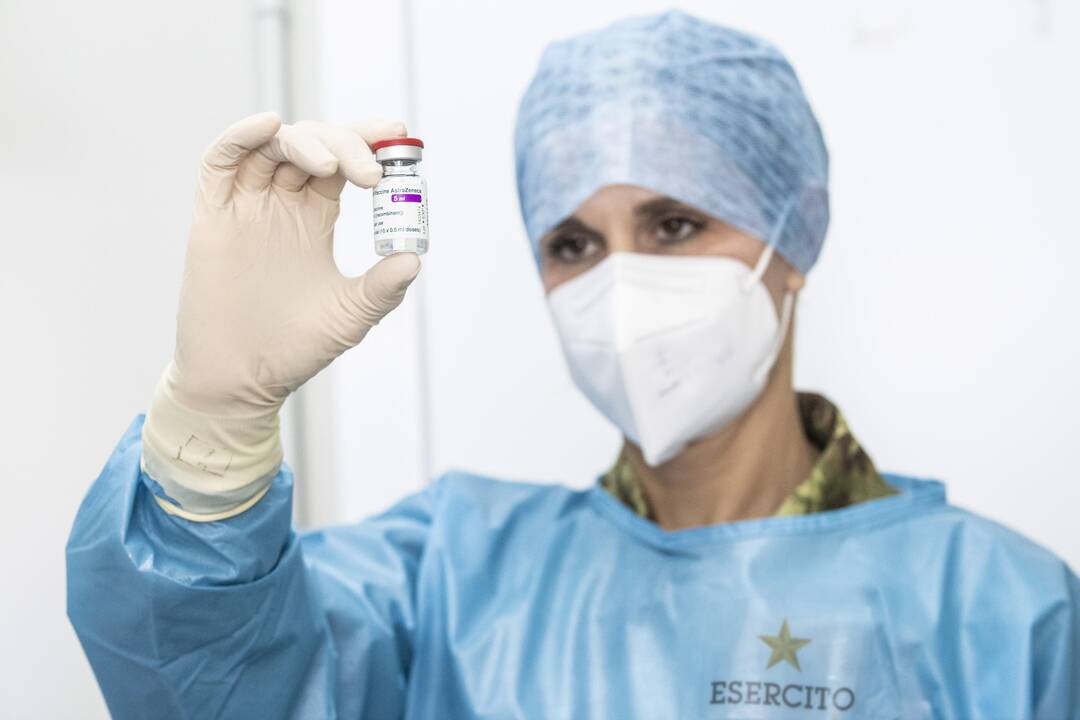 Italijoje per parą nuo COVID-19 mirė 358 žmonės, nustatyti 9 789 nauji infekcijos atvejai