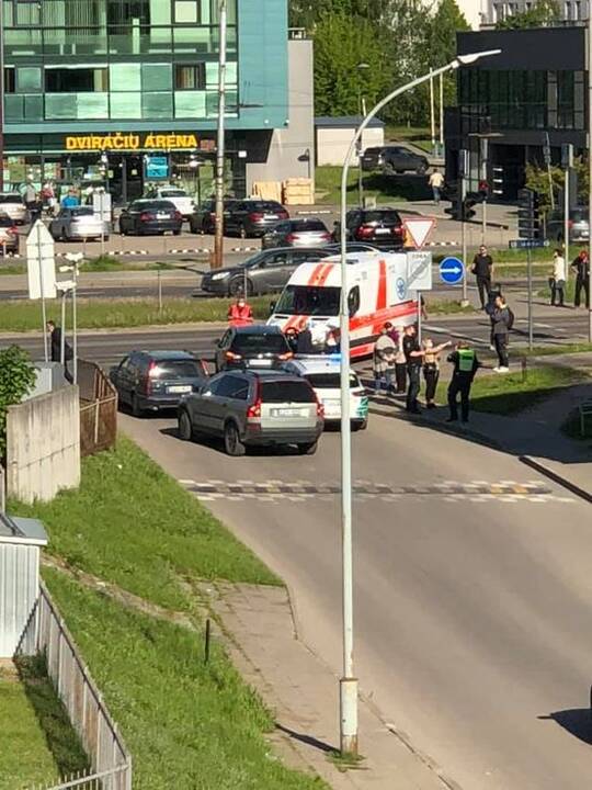 Laisvės prospekte partrenkta riedlente važiavusi mergaitė