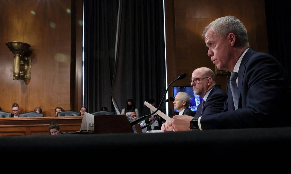 JAV Senatas nusprendė pradėti svarstyti paramos Ukrainai ir Izraeliui paketą