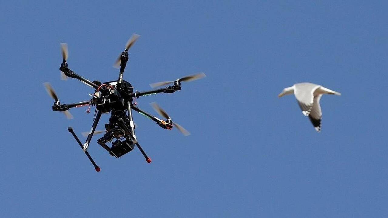 Svarstoma kurti dronų judėjimo reguliavimo tarnybą