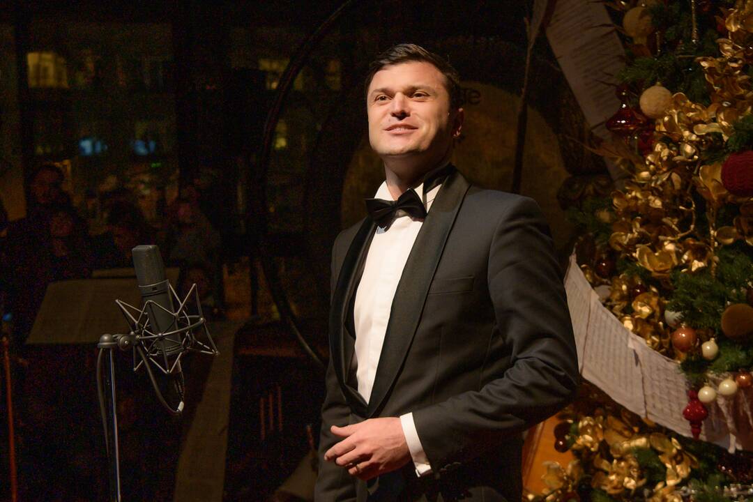 LNOBT fojė nušvito Kalėdų eglutė
