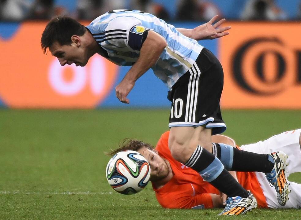 Pasaulio futbolo čempionato pusfinalis: Olandija - Argentina