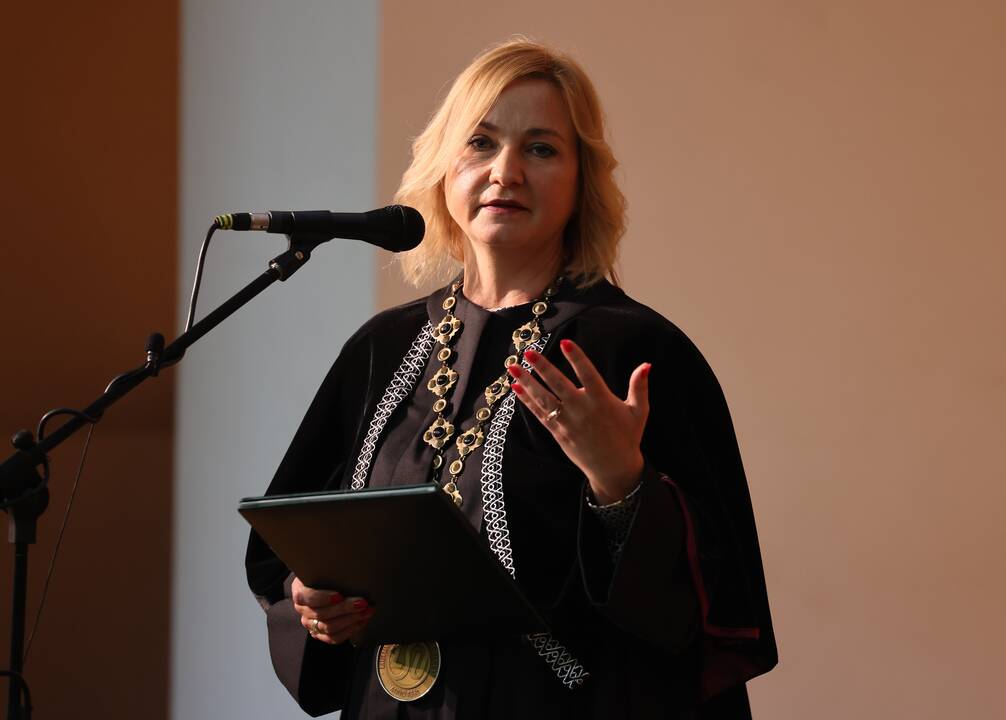 A. Saboniui ir V. Makūnui įteiktos Sporto universiteto garbės daktaro regalijos 