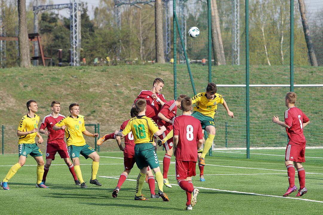 Futbolas: Lietuvos U-16 rinktinė - Latvijos U-16 rinktinė 0:2
