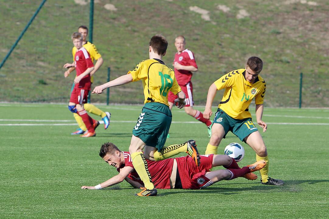 Futbolas: Lietuvos U-16 rinktinė - Latvijos U-16 rinktinė 0:2
