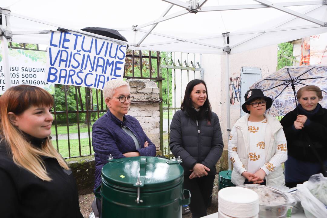 VDU Botanikos sode vyko "Solidarus piknikas ukrainiečiams ir lietuviams"