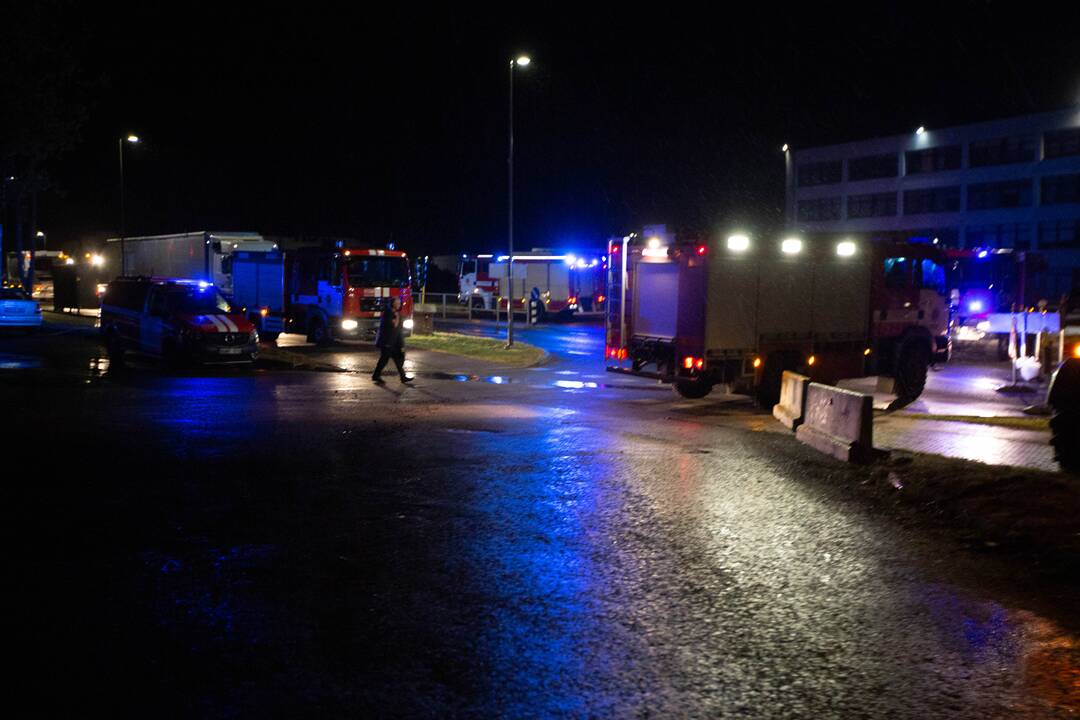 Gaisras „Žalvaryje“, dega pavojingos atliekos