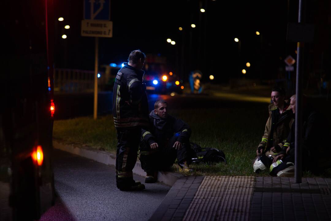 Gaisras „Žalvaryje“, dega pavojingos atliekos