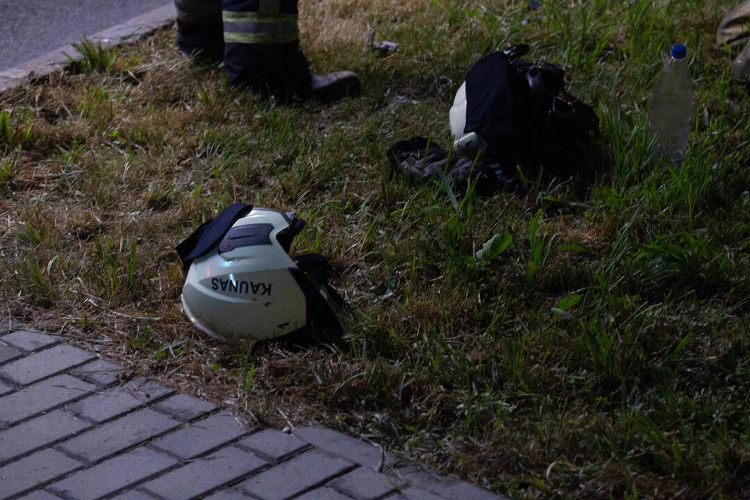 Gaisras „Žalvaryje“, dega pavojingos atliekos