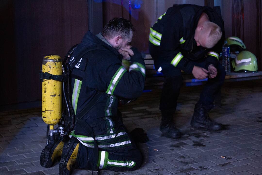 Gaisras „Žalvaryje“, dega pavojingos atliekos