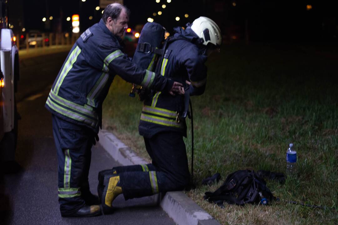 Gaisras „Žalvaryje“, dega pavojingos atliekos