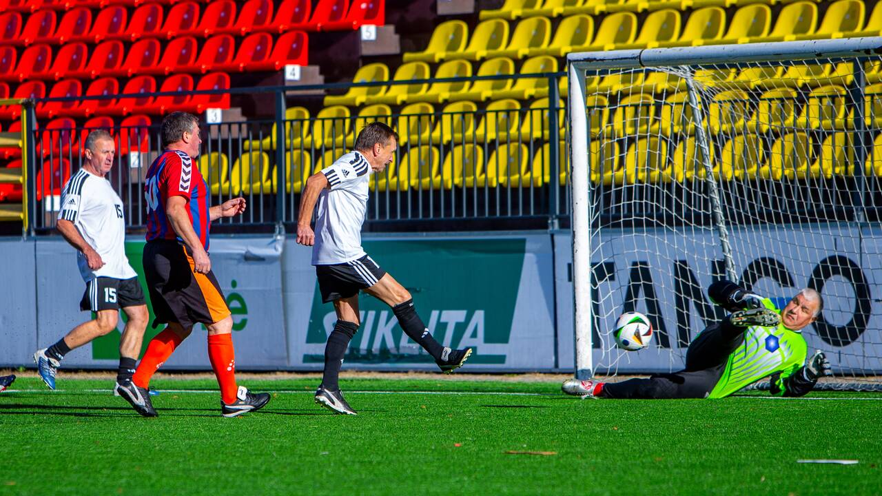 Čempionai: vyriausių senjorų čempionate triumfavo „Kauno“ futbolininkai.