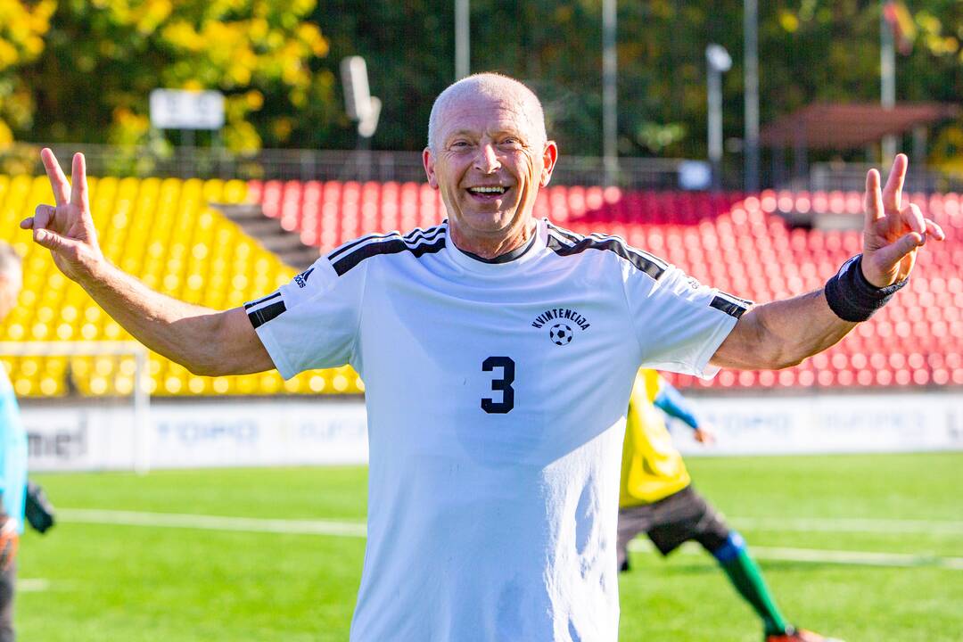 Čempionai: vyriausių senjorų čempionate triumfavo „Kauno“ futbolininkai.