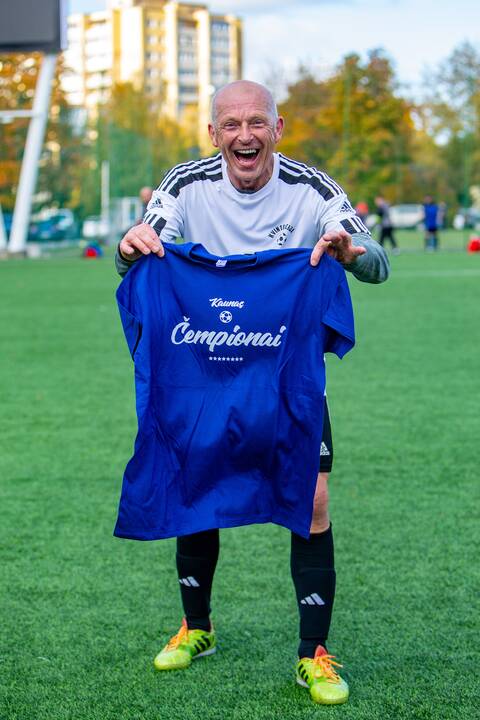 Čempionai: vyriausių senjorų čempionate triumfavo „Kauno“ futbolininkai.