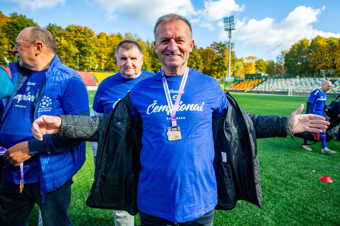Čempionai: vyriausių senjorų čempionate triumfavo „Kauno“ futbolininkai.