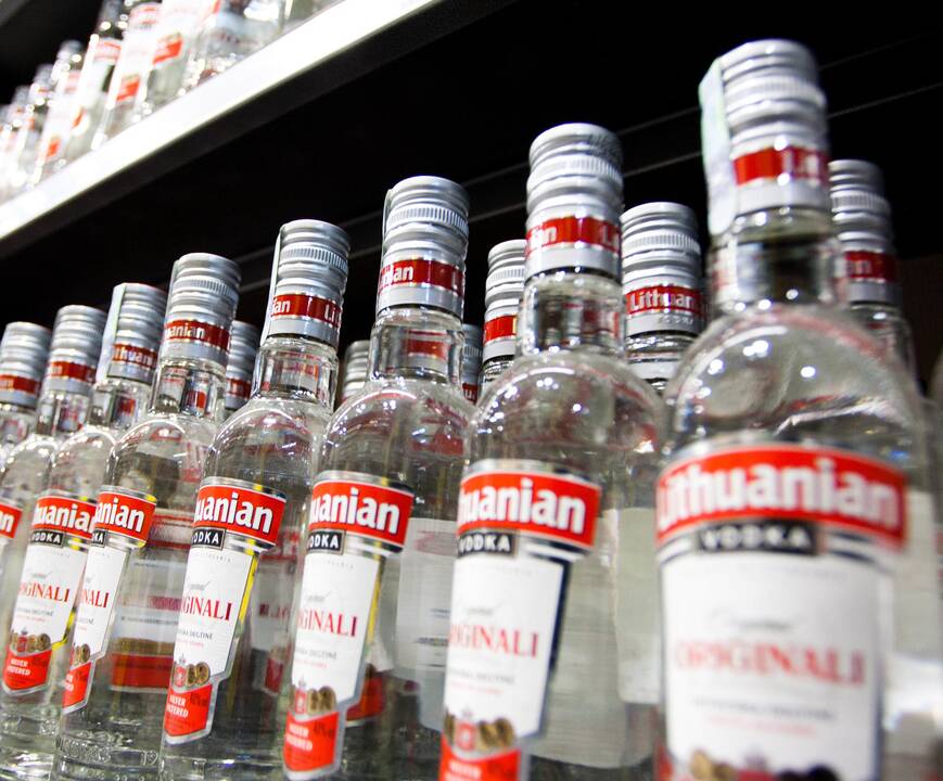 Specialistai: kompensuoti pensijų iš alkoholio akcizo nepavyks