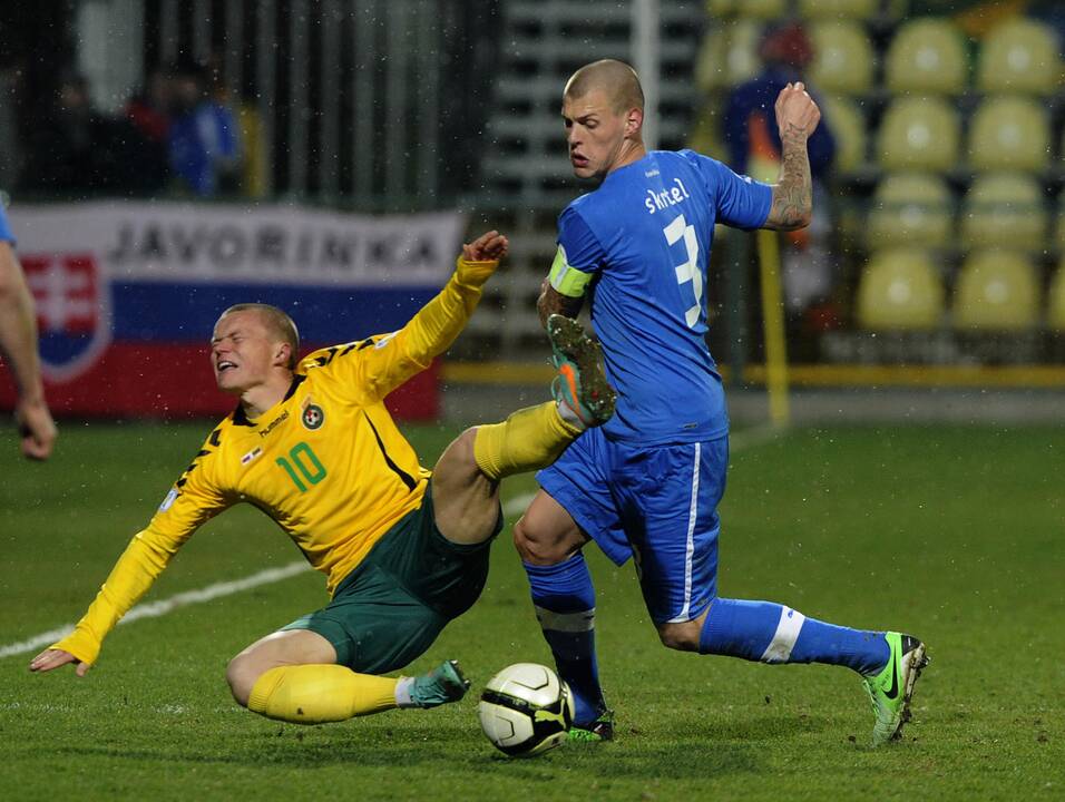 Australijoje futbolininkas D.Šernas pasigedo tik lietuviškos vėsos