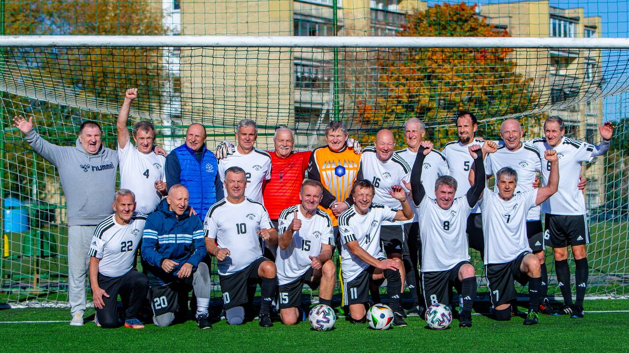 Čempionai: vyriausių senjorų čempionate triumfavo „Kauno“ futbolininkai.