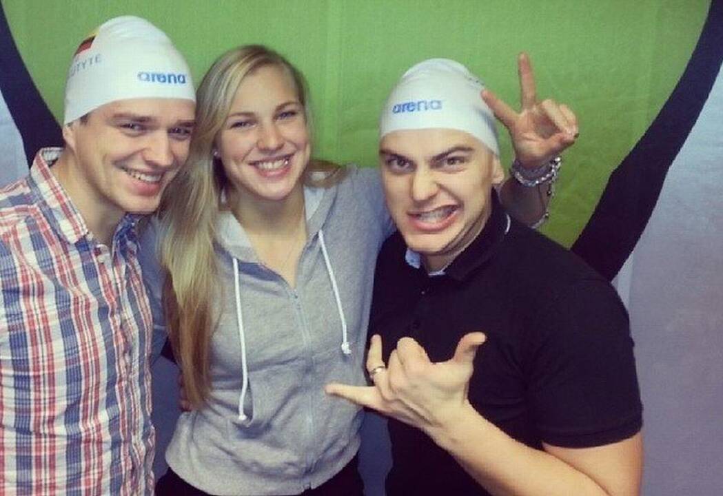 R.Meilutytė radijo studijoje buvo puikios nuotaikos.