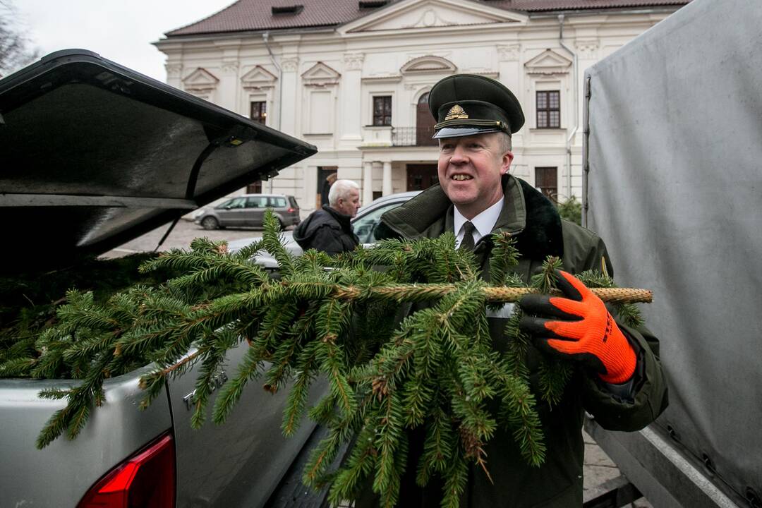  Akcija "Parsinešk Kalėdas į savo namus"