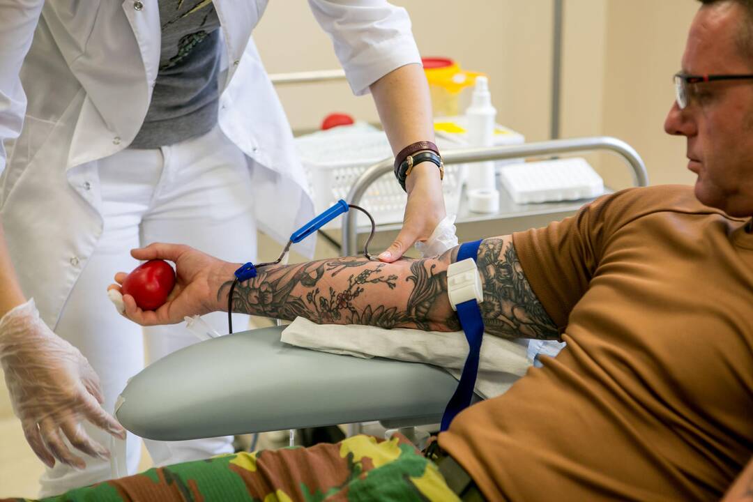 NATO kariai Kaune tapo kraujo donorais