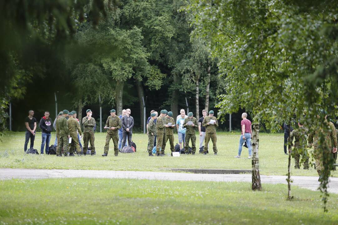 Dragūnų batalione – šauktiniai