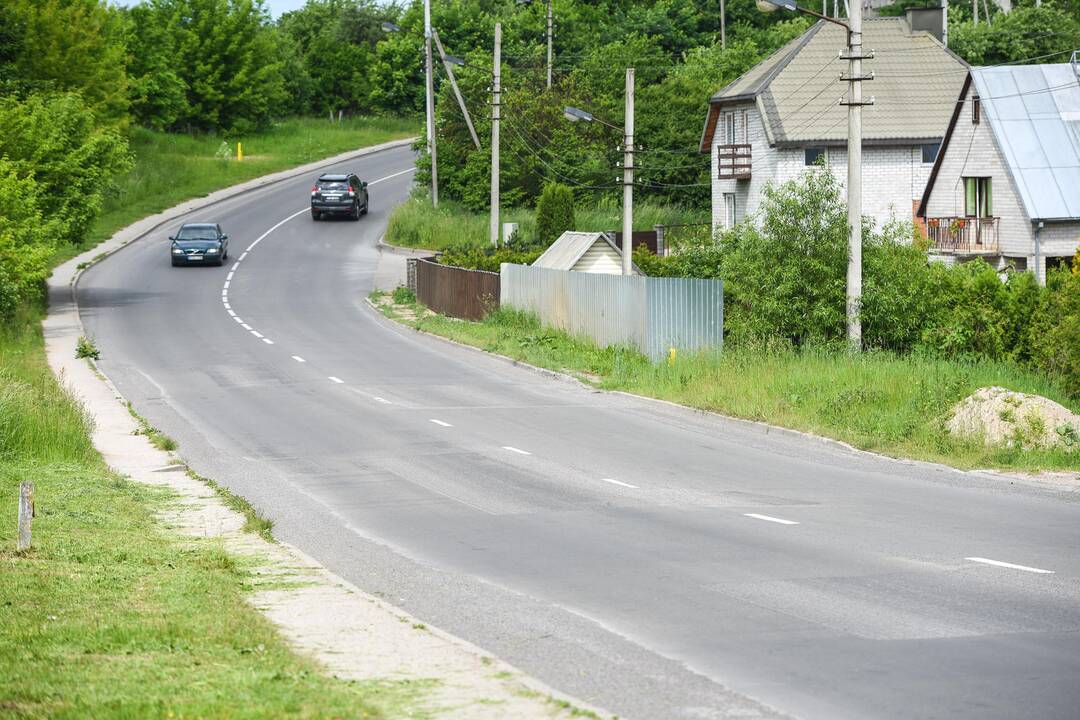 Skubotai tvarkytos gatvės neatlaikė nė metų