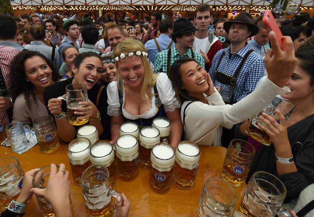 Prasidėjo alaus festivalis „Oktoberfest“