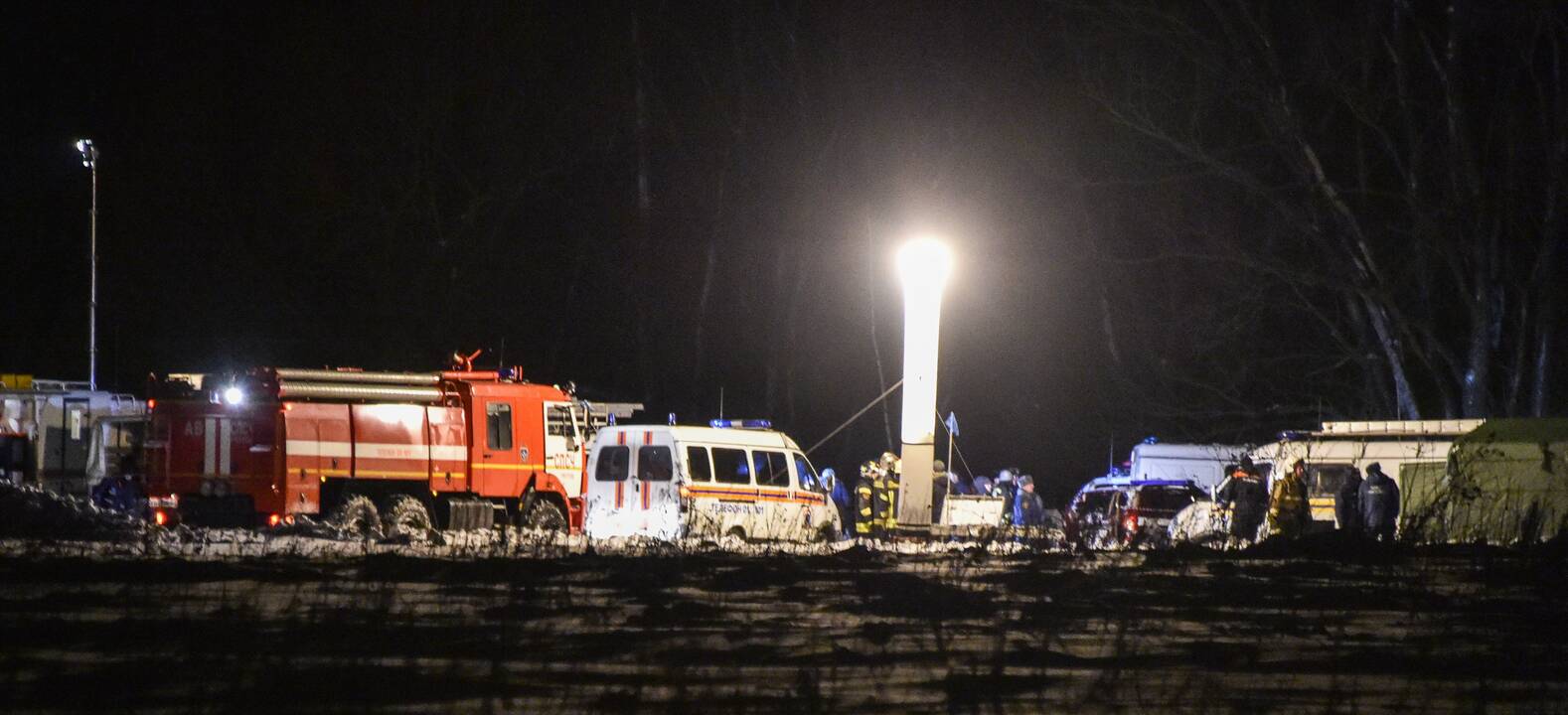 Pamaskvėje sudužo keleivinis lėktuvas