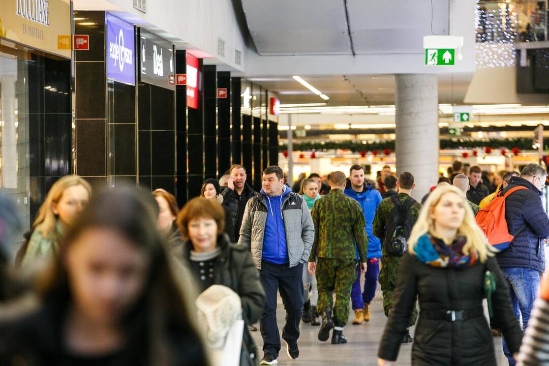 Kalėdinių pirkinių karštinė "Akropolyje"