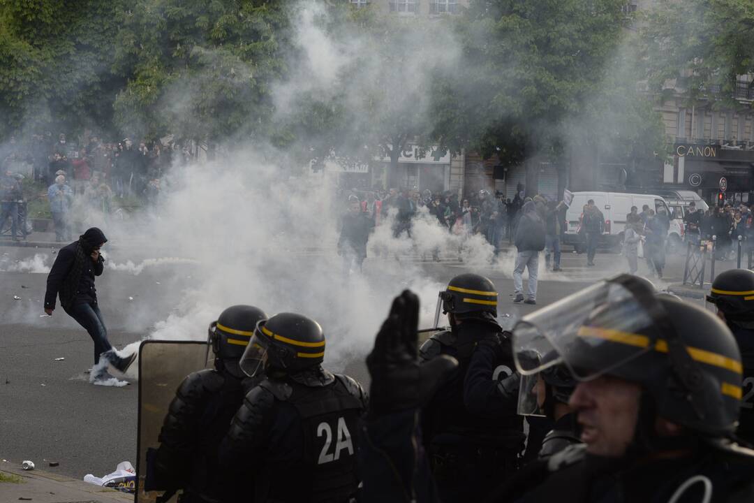 Policijos ir demonstrantų susirėmimai Prancūzijoje