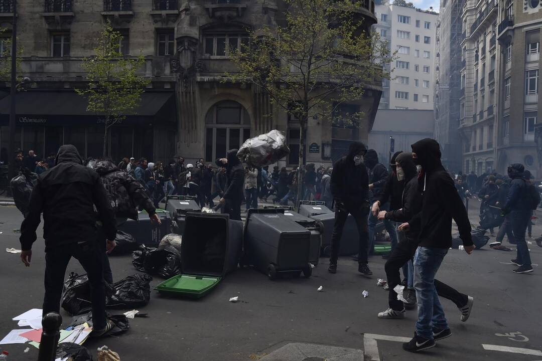 Policijos ir demonstrantų susirėmimai Prancūzijoje