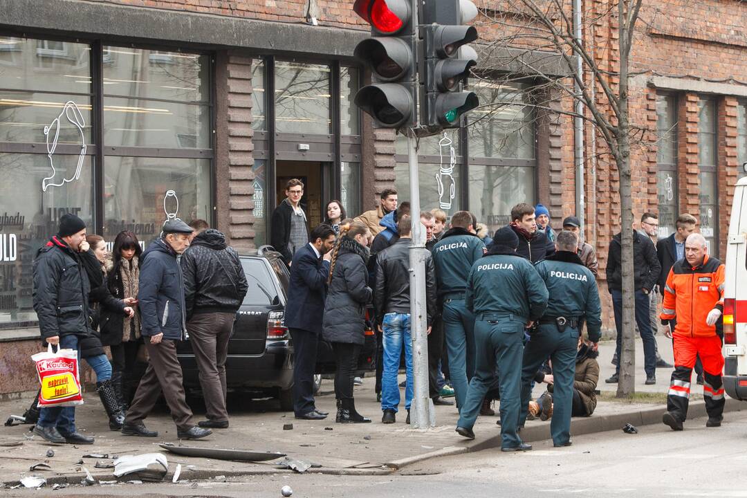 Avarija Kęstučio ir Maironio gatvių sankryžoje