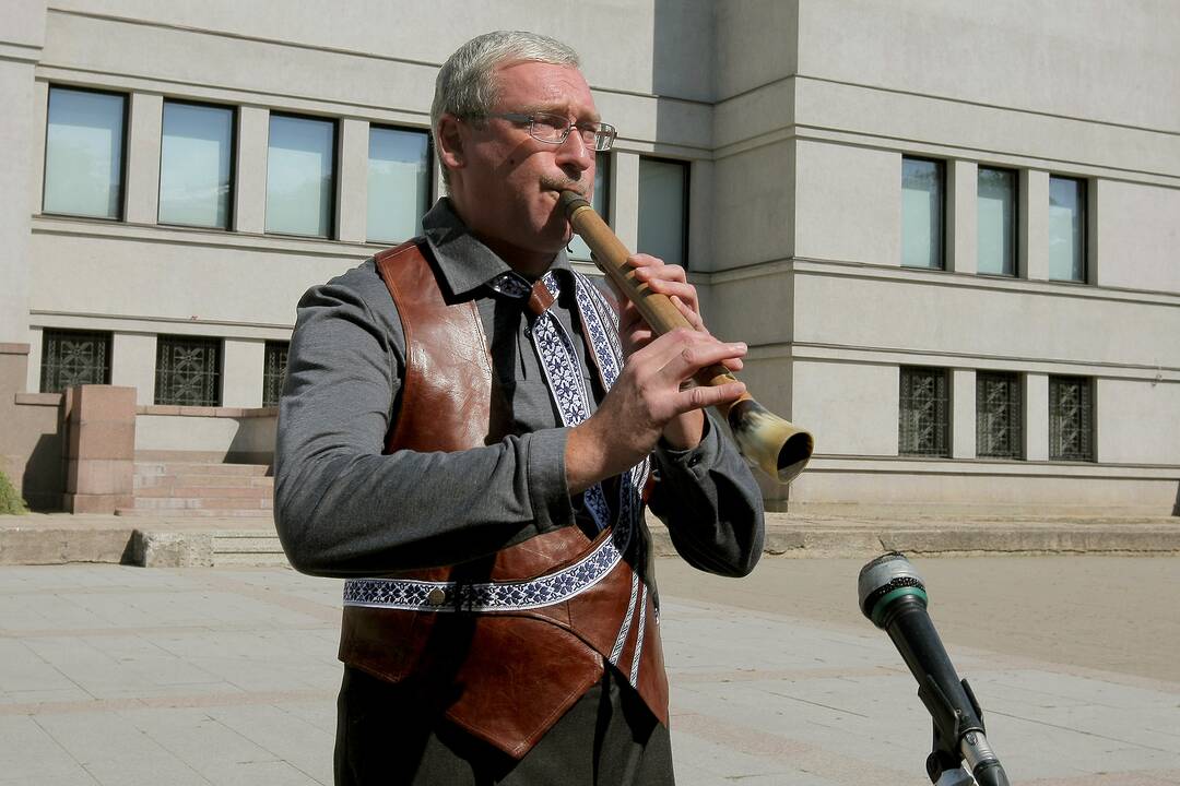 Kaune paminėta Juodojo kaspino diena ir 26-osios Baltijos kelio metinės.
