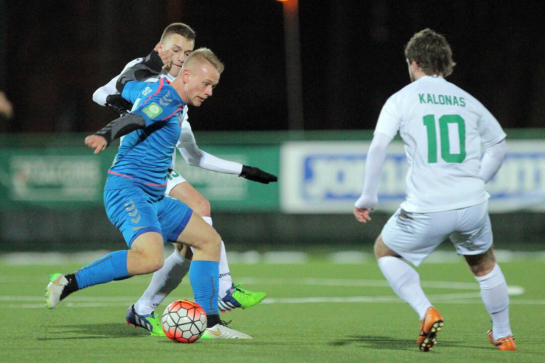 Lietuvos futbolo A lyga: „Kauno Žalgiris“– Kauno „Stumbras“ 1:2.