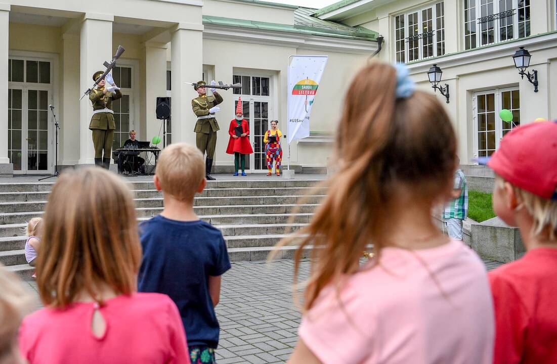 Įsivaikinusių šeimų susitikimas Prezidentūroje